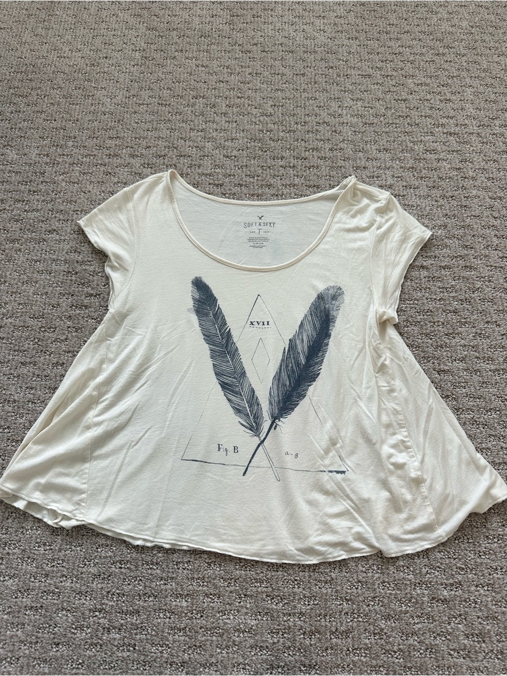 American Eagle Outfitters Cream Short-Sleeve Feather Graphic Tee